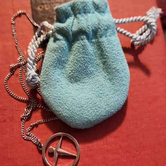 TIFFANY & CO. MANPOWER / UNITY PENDANT NECKLACE STERLING SILVER SIGNED - Picture 8 of 8